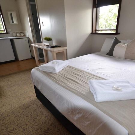 Crossroads Hotel Liverpool Room photo